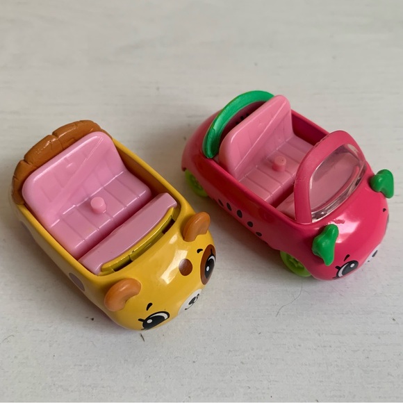 Shopkins Cutie Cars Cupcake Van and 12 Cars - Picture 12 of 16